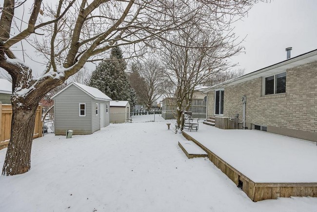 11 Winding Way Crescent - London Ontario - White Hills