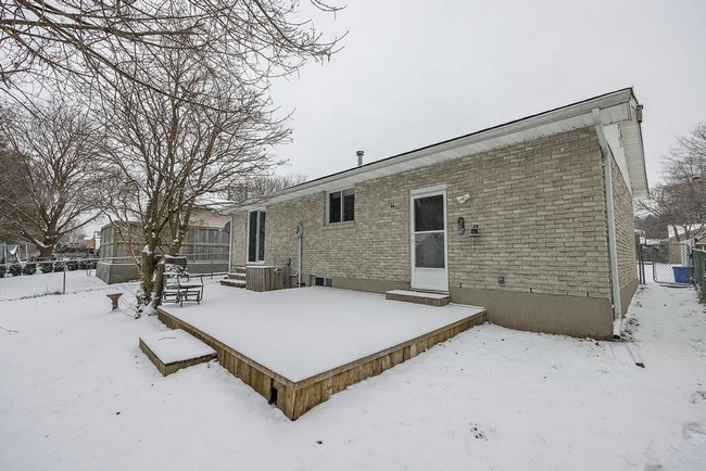 11 Winding Way Crescent - London Ontario - White Hills