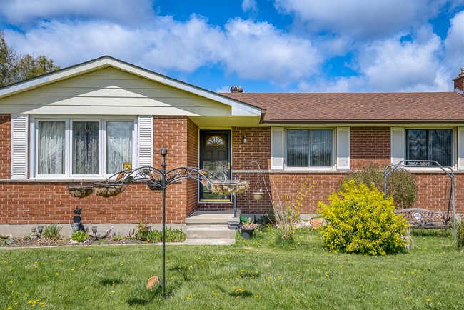 2173 Wharncliffe Road South - London Ontario - Lambeth