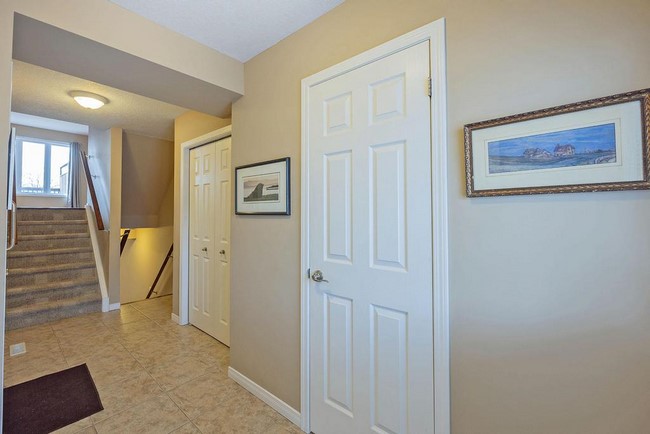 582 Hyde Park Road Unit 1 - London Ontario - Oakridge - Sifton Bog