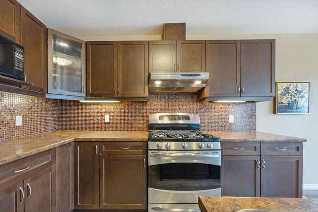 582 Hyde Park Road Unit 1 - London Ontario - Oakridge - Sifton Bog