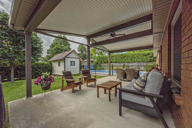 6 Conifer Crescent - London Ontario - Warbler Woods - Byron
