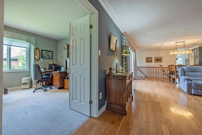 65 Fiddlers Green Road - Unit 20 - London Ontario - Oakridge