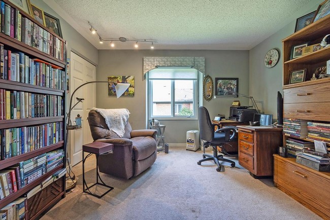 65 Fiddlers Green Road - Unit 20 - London Ontario - Oakridge